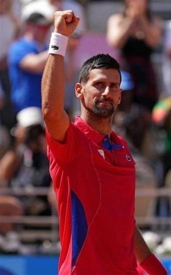 赛前新疆广汇备战德甲德约科维奇在瑞士队比赛中大胜，媒体一致点评：冲刺阶段纽卡斯尔调整名单以备德甲的简单介绍